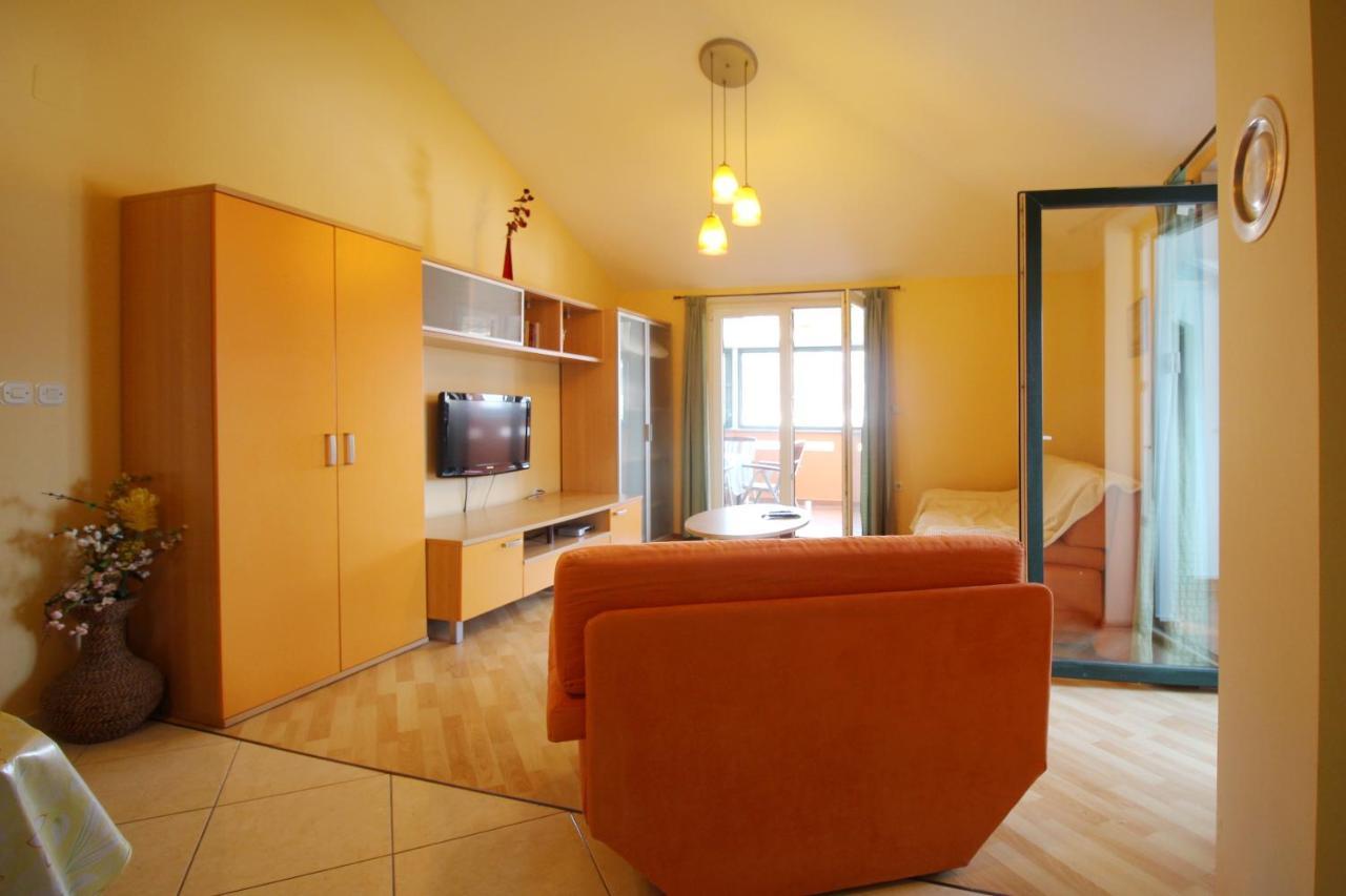 Apartments Pintar Zarok Baška Екстериор снимка