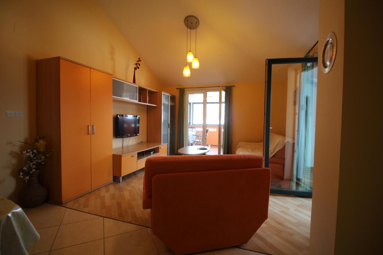 Apartments Pintar Zarok Baška Екстериор снимка