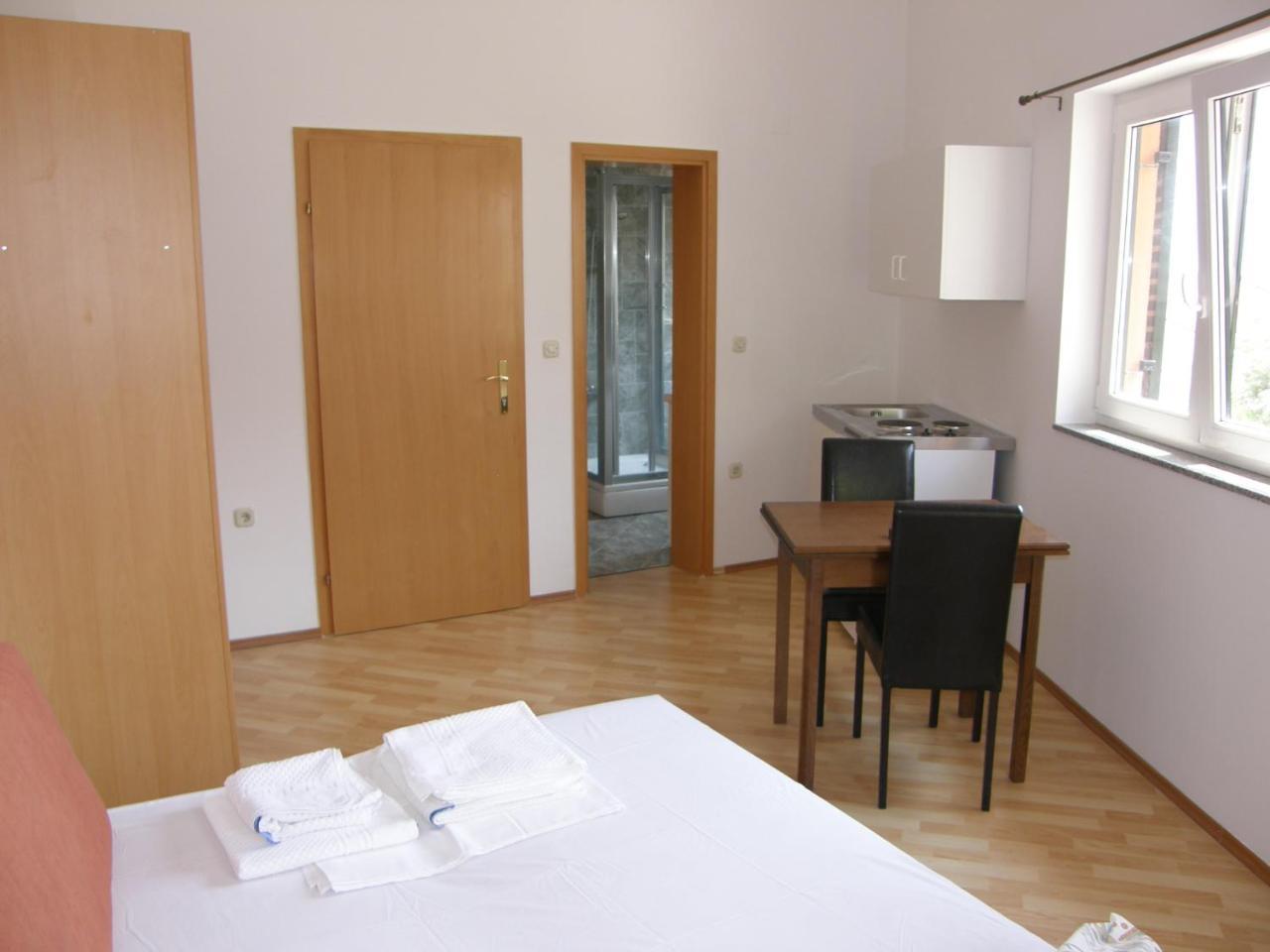 Apartments Pintar Zarok Baška Екстериор снимка