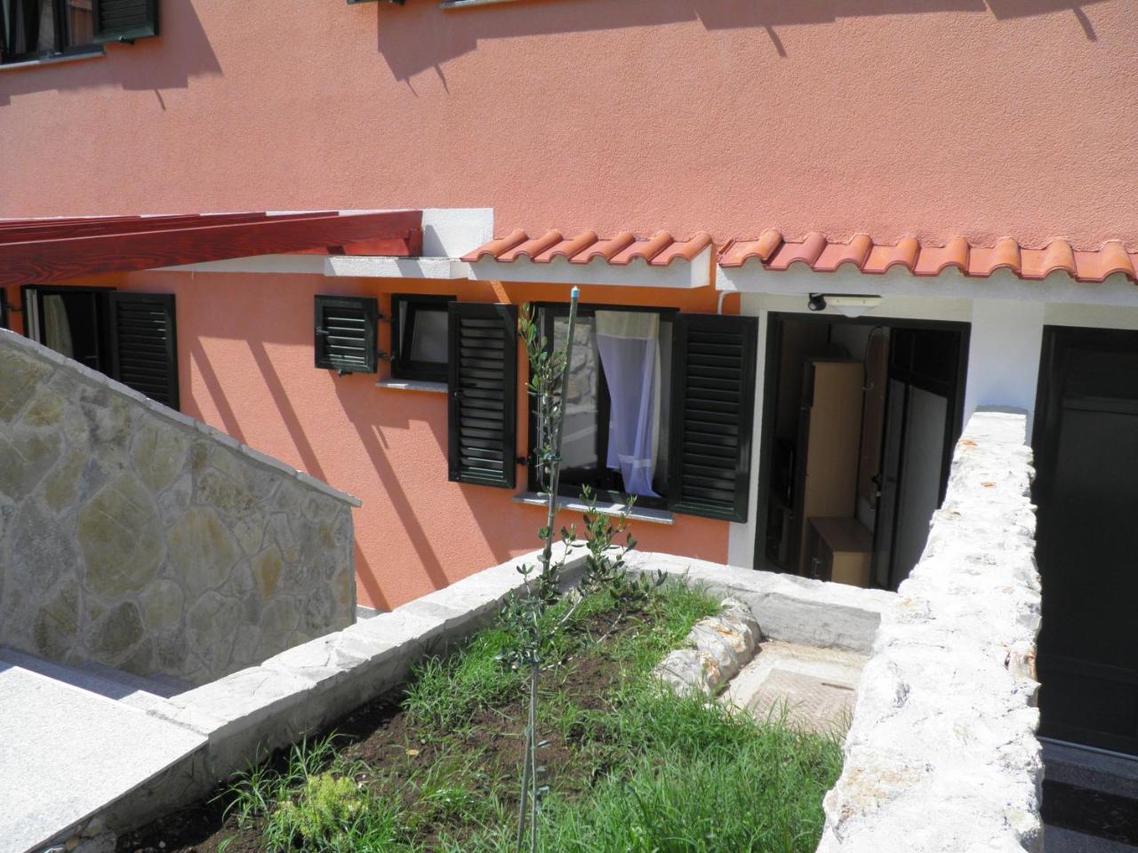 Apartments Pintar Zarok Baška Екстериор снимка