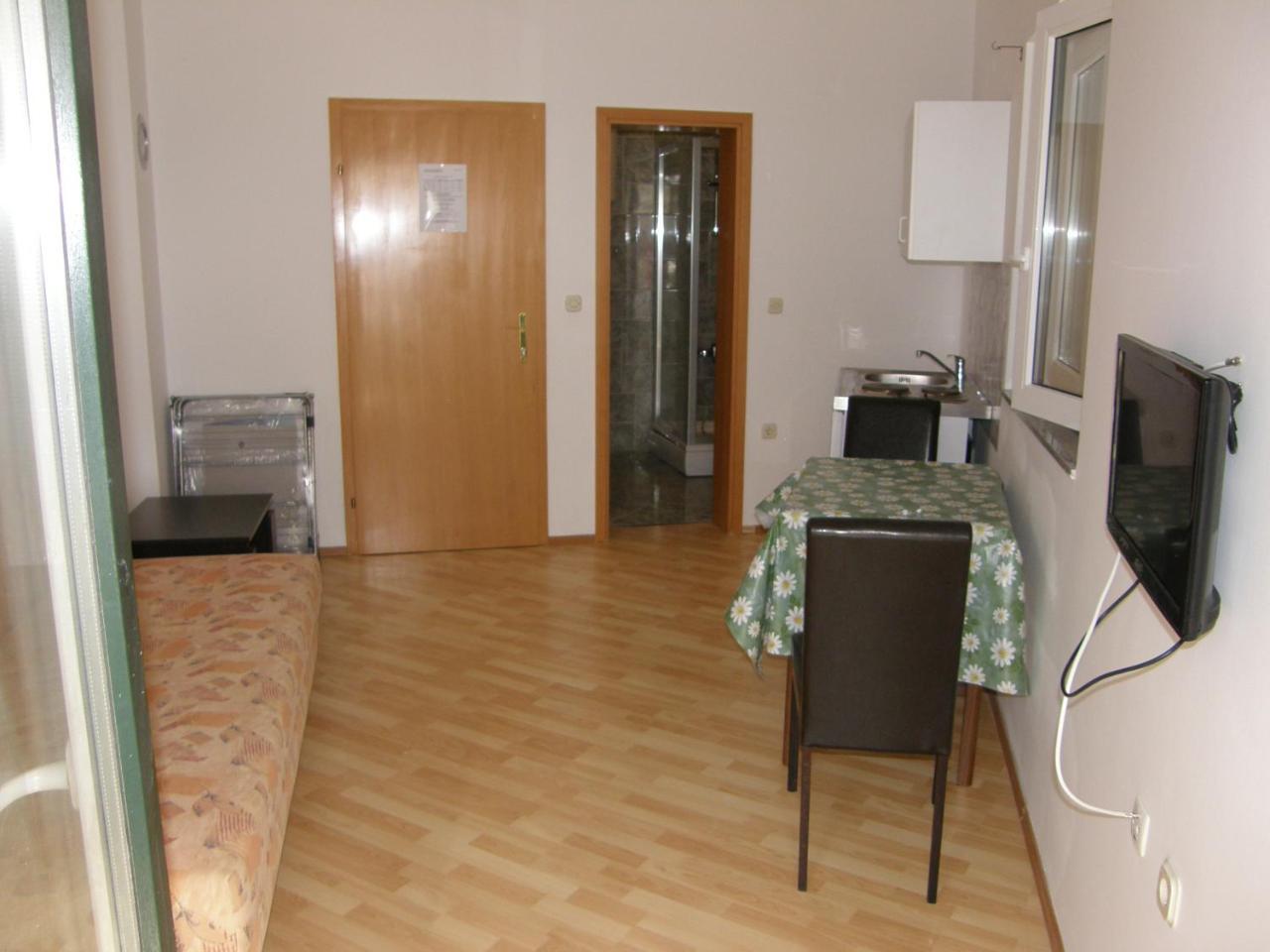 Apartments Pintar Zarok Baška Екстериор снимка