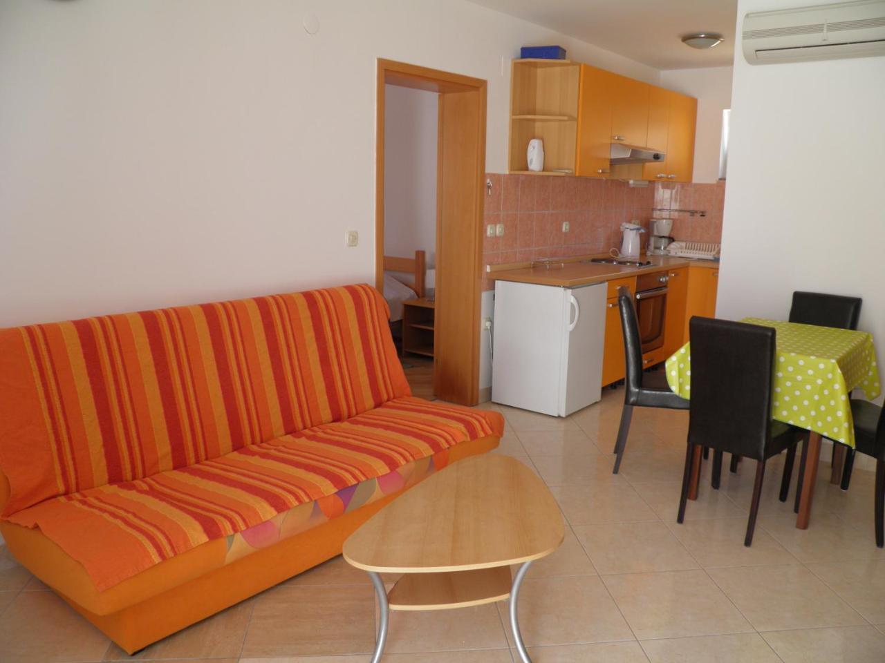 Apartments Pintar Zarok Baška Екстериор снимка